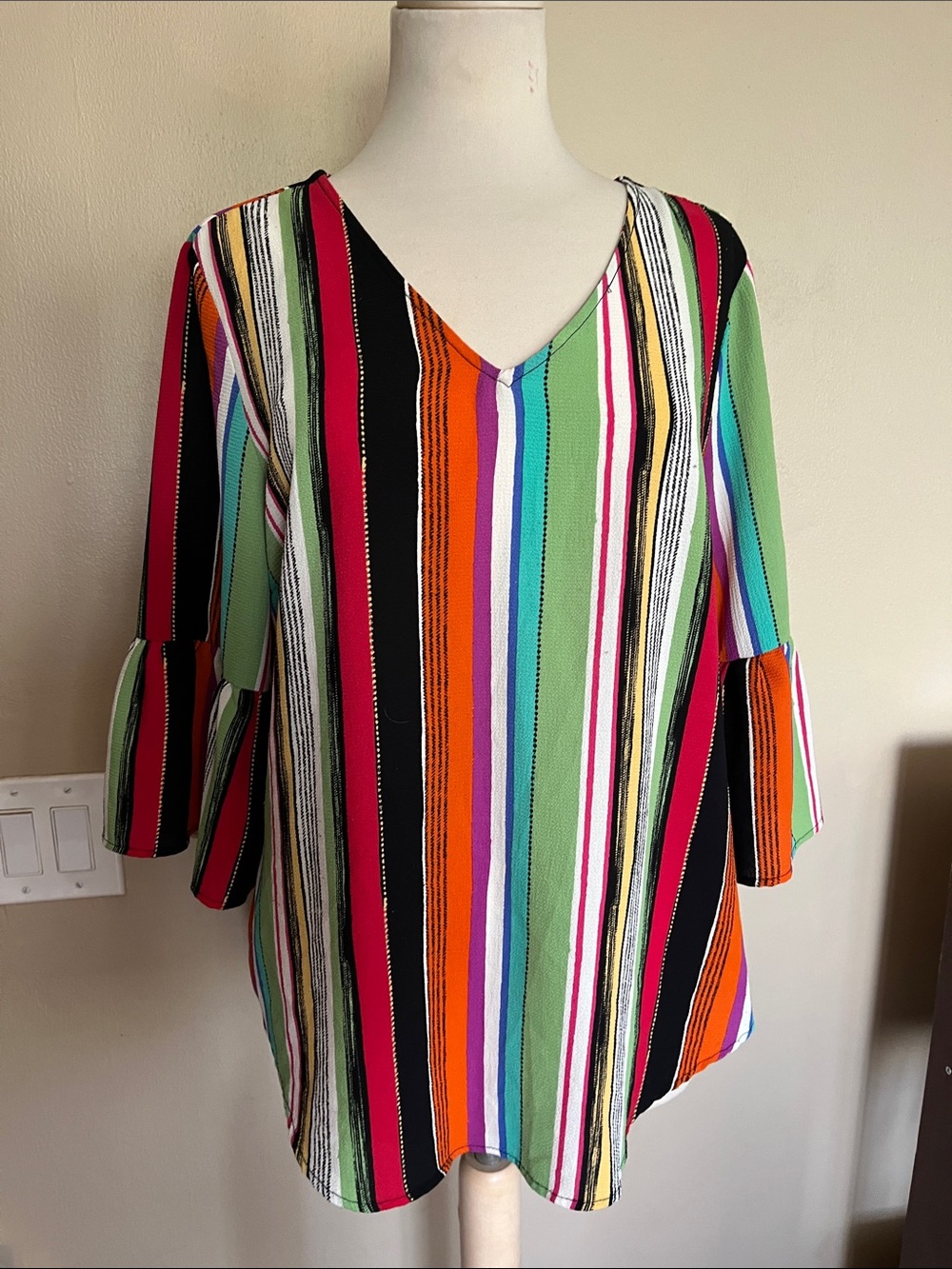NY Collection Multicolor Vertical Stripe V-Neck Top